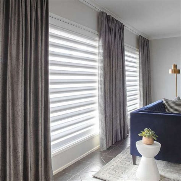 Do blinds pay antes?